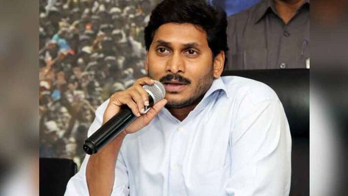 YS Jagan meets governor in Hyderabad YS Jagan meets governor in Hyderabad