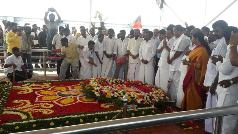The photos of the entire DMK to Karunanidhi Samadhi ..!