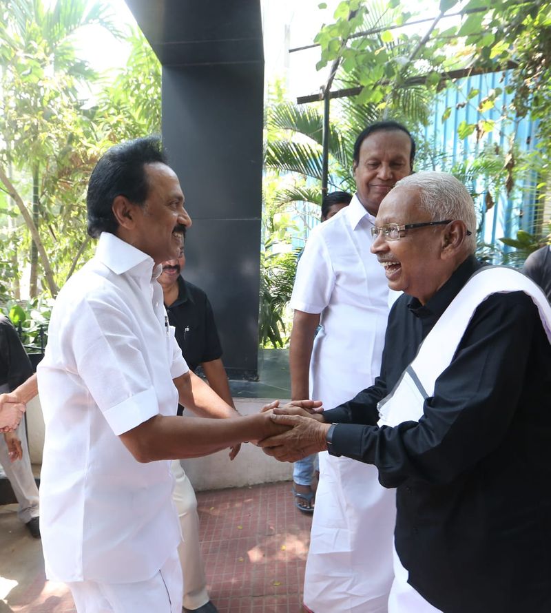The photos of the entire DMK to Karunanidhi Samadhi ..!