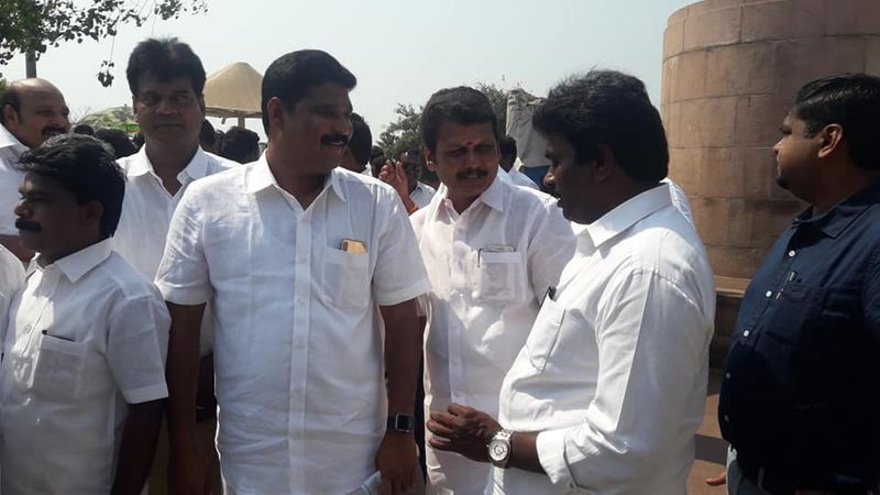 The photos of the entire DMK to Karunanidhi Samadhi ..!