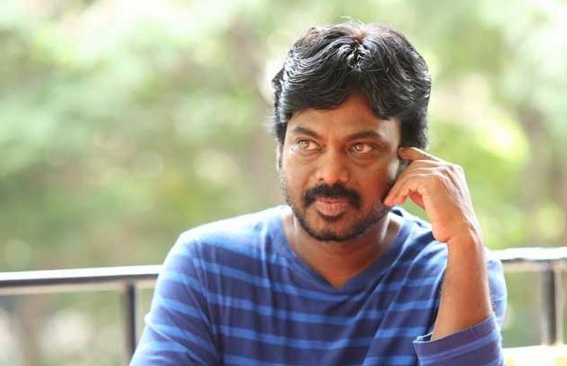 కరుణాకరన్ - ప్రేమ కథా చిత్రాలను తెరకెక్కించడంలో కరుణాకరన్ కి పెట్టింది పేరు. 'తొలిప్రేమ'తో పెద్ద సక్సెస్ ఇచ్చిన ఈ డైరెక్టర్ ఆ తరువాత ఉల్లాసంగా ఉత్సాహంగా, డార్లింగ్ వంటి సినిమాలు తీసి టాప్ డైరెక్టర్ గా ఎదిగాడు. కానీ ఆ తరువాత తీసిన 'ఎందుకంటే ప్రేమంట', 'చిన్నదాన నీకోసం', 'తేజ్ ఐ లవ్యూ' సినిమాలు డిజాస్టర్ కావడంతో పత్తా లేకుండా పోయాడు.