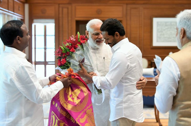 ప్రధాని మోడీని కలిసిన వైఎస్ జగన్మోహన్ రెడ్డి (ఫోటోలు)