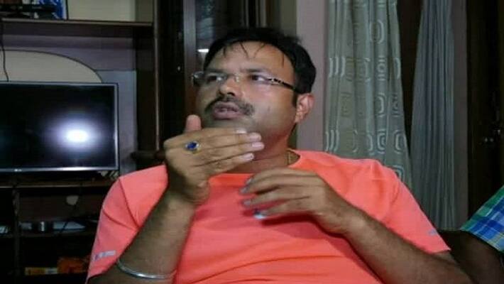 JDS Leader Anand Asnotikar wears astrological Ring worth 50 Lakh JDS Leader Anand Asnotikar wears astrological Ring worth 50 Lakh