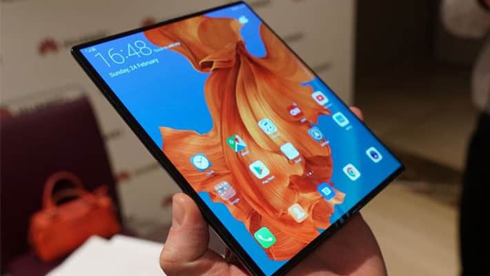 Facebook stops Huawei from pre-installing apps on phones Facebook stops Huawei from pre-installing apps on phones
