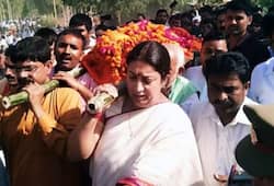 Did Smriti Irani point at top Congress leader for her aides murder in Amethi