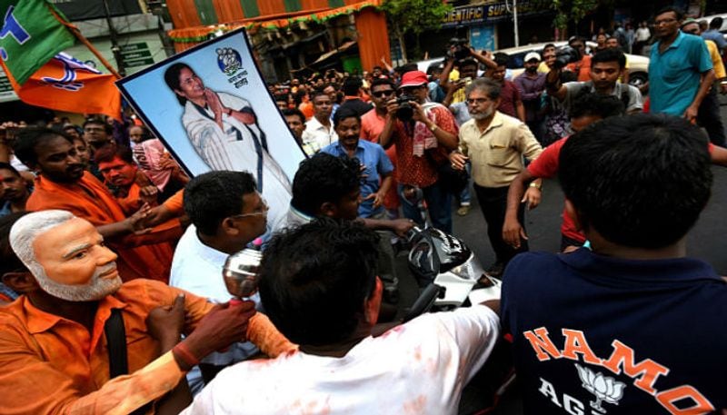 <p>Following the murder, local TMC leaders reached Khan’s house and urged the police for a thorough investigation.<br />
</p>