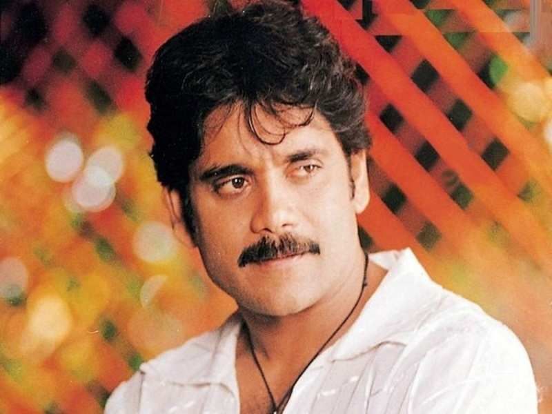 నాగార్జున : కింగ్ నాగార్జున నటించిన ఏడాదికి 5 మించి ఎప్పుడూ సినిమాలు చేయలేదు. 1987, 89, 92, 2001 సంవత్సరాలలో నాగార్జున ఐదేసి చిత్రాలని విడుదల చేశారు.