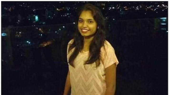 Was Mumbai doctor Payal Tadvi murdered? Post mortem report finds bruises on neck, body Was Mumbai doctor Payal Tadvi murdered? Post mortem report finds bruises on neck, body