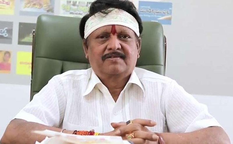 కోడి రామకృష్ణ - గ్రాఫిక్స్ : కోడి రామకృష్ణ అన్ని రకాల జోనర్స్ లో సినిమాలు చేయగలరు. కానీ ఆయన రూపొందించిన కొన్ని చిత్రాల్లోని గ్రాఫిక్స్ తెలుగు ఆడియన్స్ ని అబ్బుర పరిచేలా ఉంటాయి.