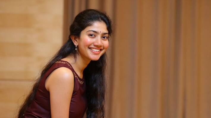 fans fires on sai pallavi fans fires on sai pallavi