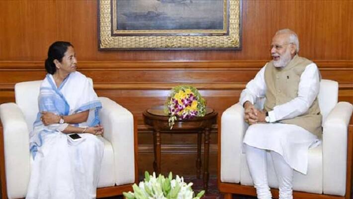 Mamata Banerjee Heads To PM Modi's House For Meeting Mamata Banerjee Heads To PM Modi's House For Meeting