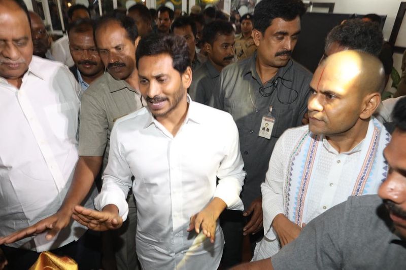 తిరుమలలో జగన్
