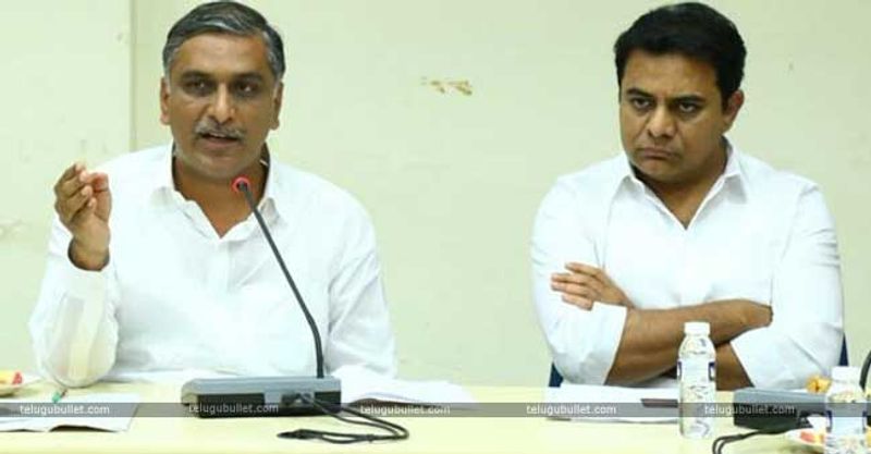 మెదక్ లోకసభ స్థానంలో పార్టీ అభ్యర్థికి భారీ మెజారిటీ వచ్చినప్పటికీ సిద్ధిపేట శాసనసభ నియోజకవర్గంలో తగ్గిపోయాయని ఆయన వ్యాఖ్యానించారు. హరీష్ రావును పక్కన పెట్టామనే విషయం వాస్తవం కాదని ఆయన అన్నారు. కవిత ఓడిపోవడానికి రైతుల మూకుమ్మడి పోటీ కారణం కాదని ఆయన అన్నారు. నామినేషన్లు వేసినవారు రైతులు కారని, రాజకీయ నేతలని ఆయన అన్నారు.