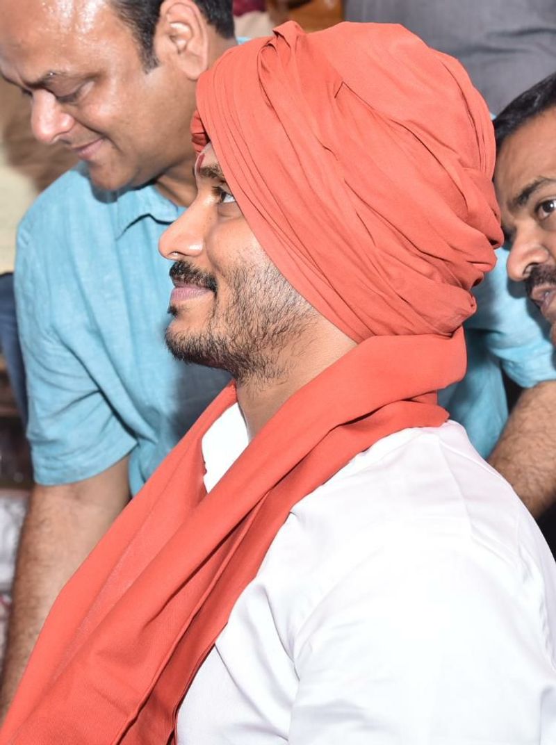 కడప అమీన్ దర్గాలో వైయస్ జగన్ ప్రత్యేక ప్రార్థనలు (ఫొటోలు)
