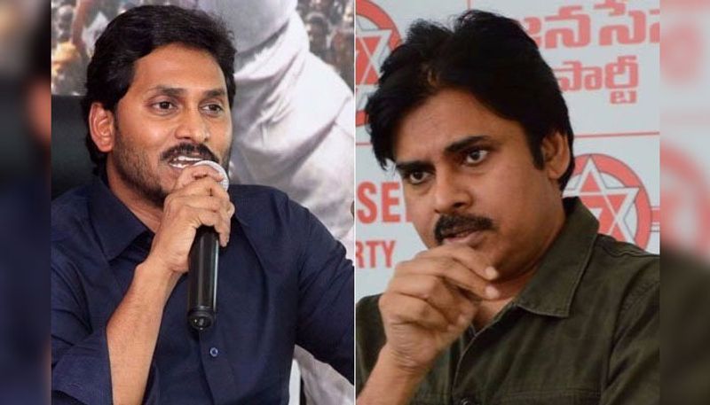 ఆ ఫోటోలను సోషల్ మీడియా వేదికగా షేర్ చేశారు. గెలిచినా, ఓడినా మేము పవన్ వెంటే అనే నినాదంతో అభిమానులు ఆ ఫోటోలను వైరల్ చేశారు. ఇంకొందరేమో పవన్ న్యూ లుక్ అదిరిందంటూ కామెంట్స్ పెడుతున్నారు.