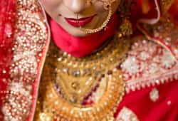 bride stole money and fled in shahjahanpur uttar pradesh