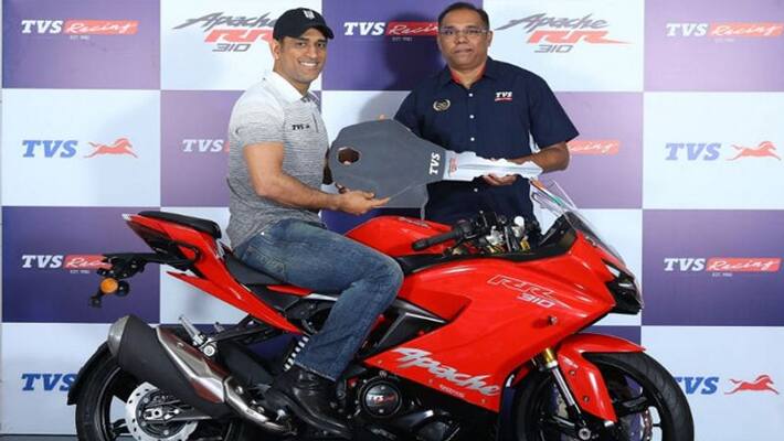 Dhoni Brings Home The 2019 TVS Apache RR 310 Dhoni Brings Home The 2019 TVS Apache RR 310