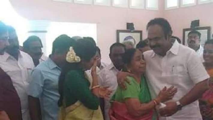 tamilachi paid homage to thangapandian tamilachi paid homage to thangapandian