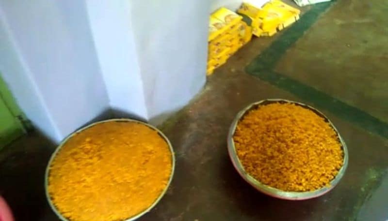 Besan: Besan ka sheera may be a sure shot remedy for a cold and running nose, but just the aroma of besan or eating besan ka halwa can help in clearing your nasal tract. 