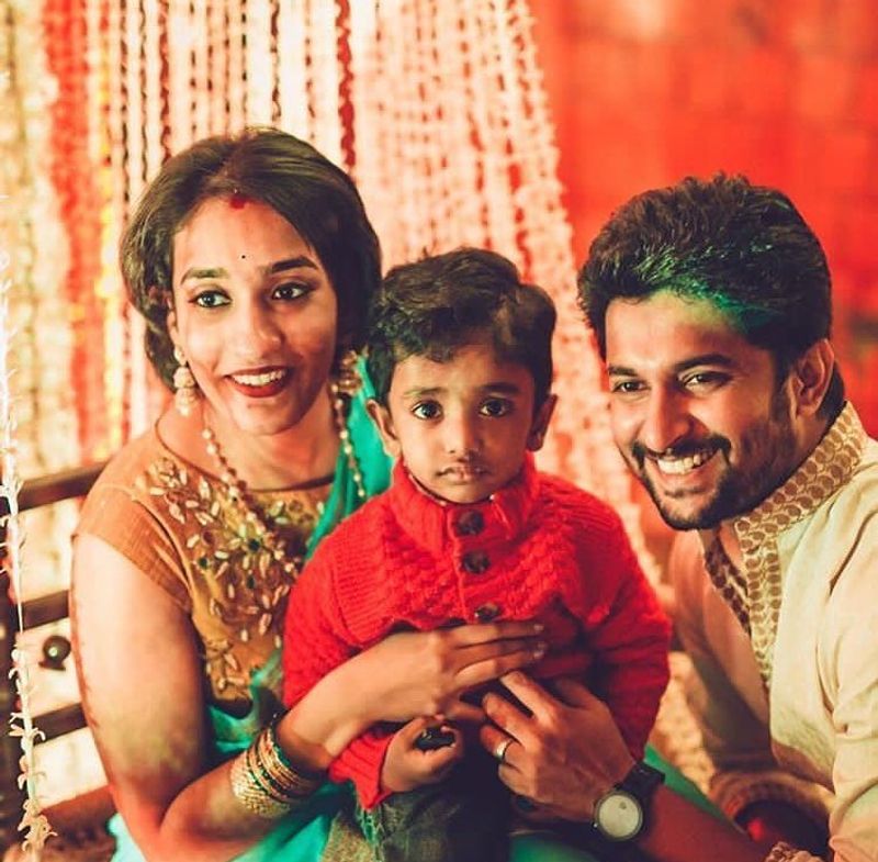 భార్యా, కొడుకుతో నాని
