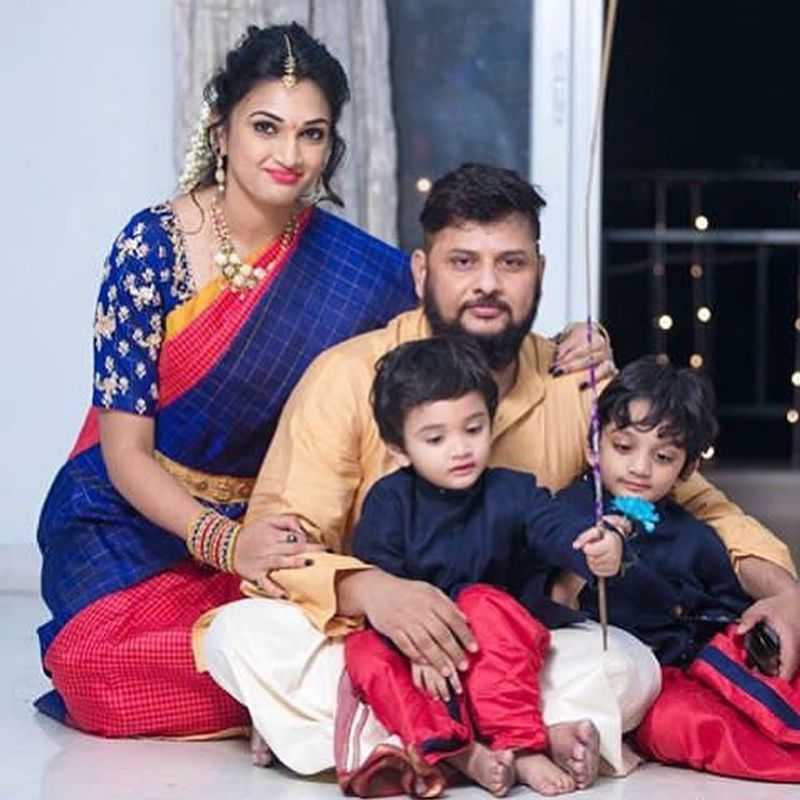 ఇద్దరు కొడుకులు, భార్యతో దర్శకుడు సురేందర్ రెడ్డి