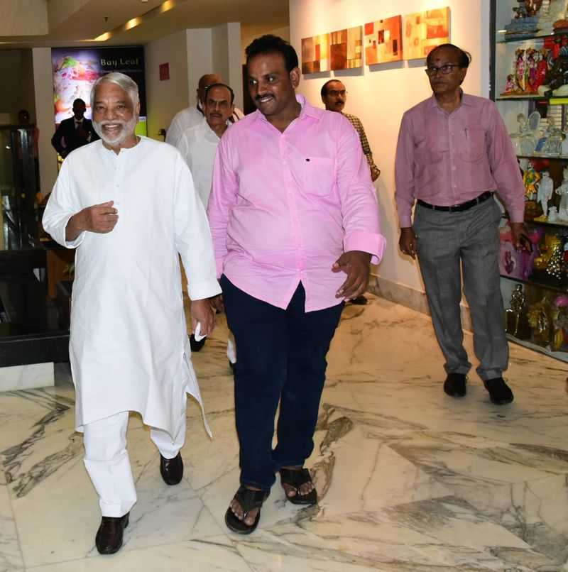 గేట్ వే హోటల్లో కేసీఆర్, స్టాలిన్, గవర్నర్ దంపతులు