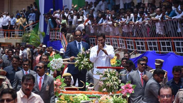 YS Jagan reminds his father YSR YS Jagan reminds his father YSR