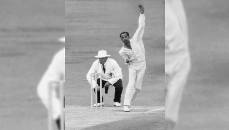 आरजी नडकर्णी ,जिन्हें 'बापू' नडकर्णी के नाम से भी जाना जाता है, ने भारत के इंग्लैंड के खिलाफ पहले टेस्ट में लगातार 21 मेडेन ओवर किये थे। यह मैच जनवरी 1964 में मद्रास में खेला गया था।