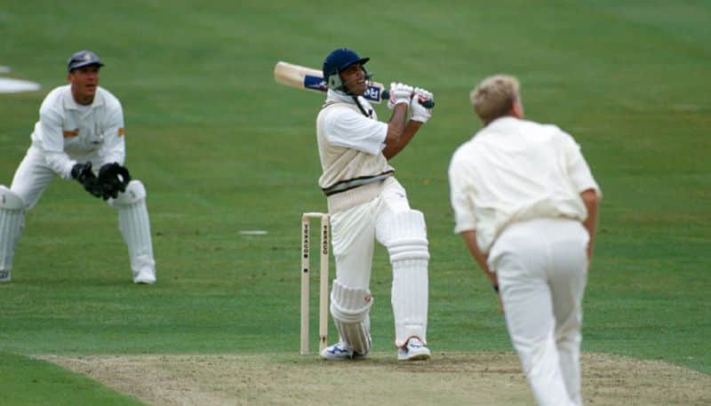 मोहम्मद अजहरुद्दीन दुनिया के एकमात्र बल्लेबाज हैं जिन्होंने पहले तीन टेस्ट मैचों में तीन शतक बनाए थे।