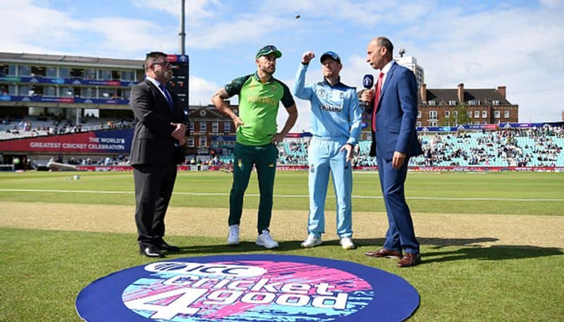 First toss of the World Cup 2019 was won by South Africa captain Faf du Plessis. He chose to field first against England