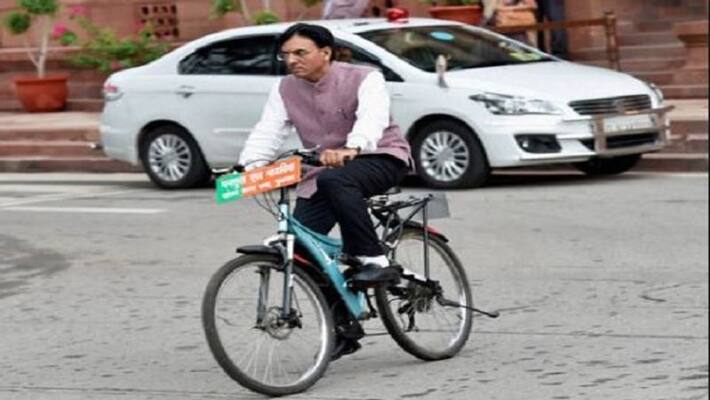 BJP MP Mansukh L Mandaviya says will ride cycle to Rashtrapati Bhavan BJP MP Mansukh L Mandaviya says will ride cycle to Rashtrapati Bhavan