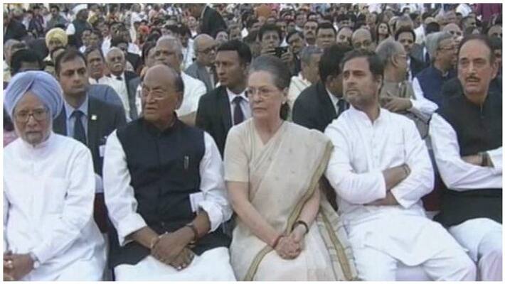 kakki vasudev seated next to nita ambani and rahul looks sad in the pm programmme kakki vasudev seated next to nita ambani and rahul looks sad in the pm programmme