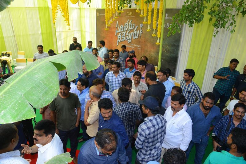 మహేష్ 'సరిలేరు నీకెవ్వరూ' ఓపెనింగ్..ఫొటోస్