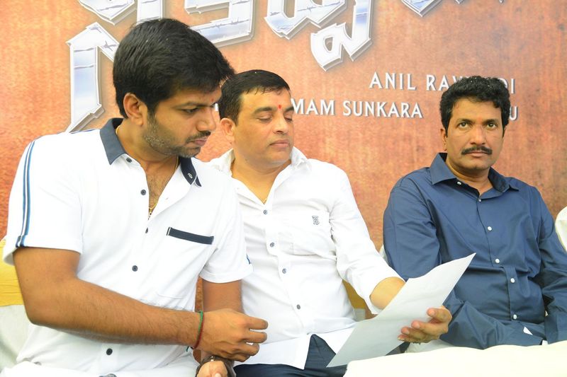 అనిల్ రావిపూడి దర్శకత్వం వహిస్తున్న ఈ సినిమాకు దేవి శ్రీ ప్రసాద్ సంగీతం అందిస్తున్నారు .