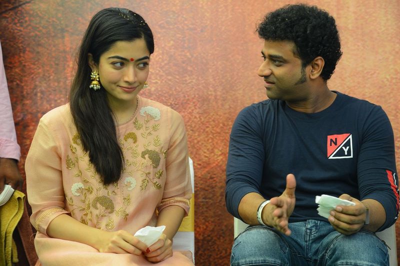 అనిల్ రావిపూడి దర్శకత్వం వహిస్తున్న ఈ సినిమాకు దేవి శ్రీ ప్రసాద్ సంగీతం అందిస్తున్నారు .