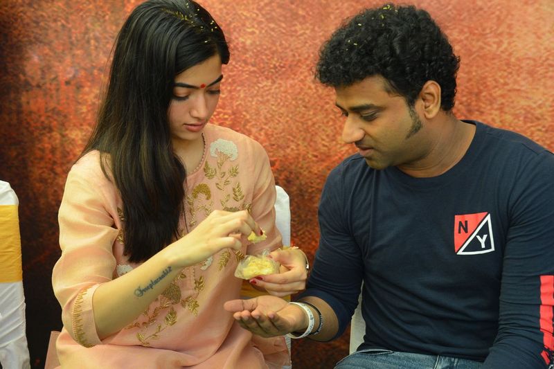 మహేష్ 'సరిలేరు నీకెవ్వరూ' ఓపెనింగ్..ఫొటోస్