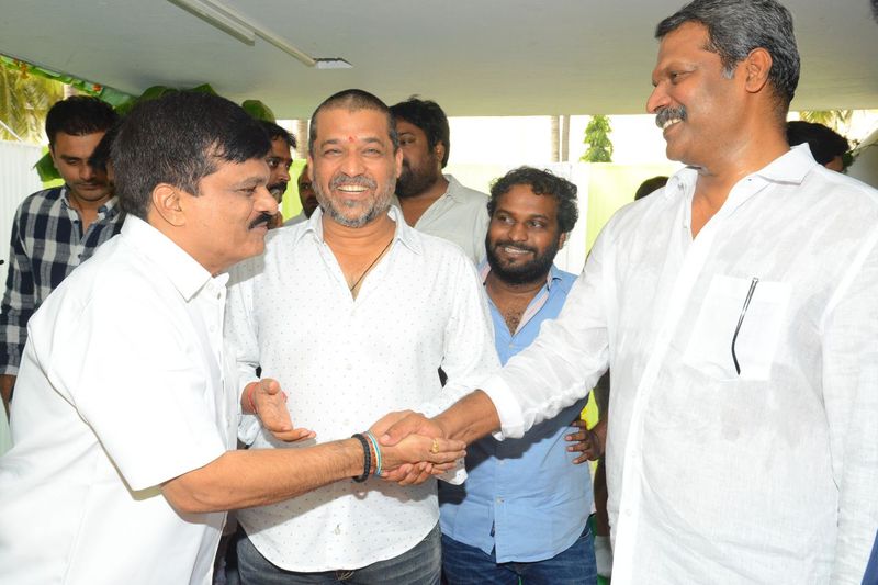 మహేష్ 'సరిలేరు నీకెవ్వరూ' ఓపెనింగ్..ఫొటోస్