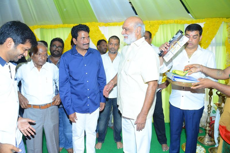 మహేష్ 'సరిలేరు నీకెవ్వరూ' ఓపెనింగ్..ఫొటోస్