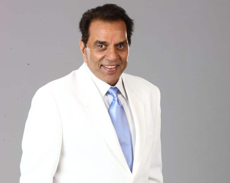 Dharmendra was married even before entering the film industry. In order to marry his love interest, Hema Malini, Dharmendra converted to Islam and changed his name to Dilawar Khan. As per sources, though he converted to Islam he doesn’t practice it.