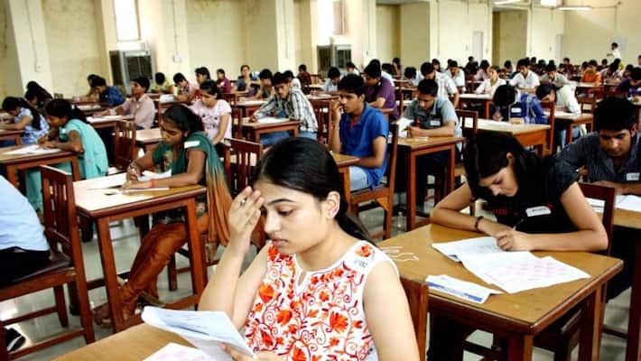 Revolutionary move by Kerala; menstruation and maternity leave for girl students in all universities Revolutionary move by Kerala; menstruation and maternity leave for girl students in all universities