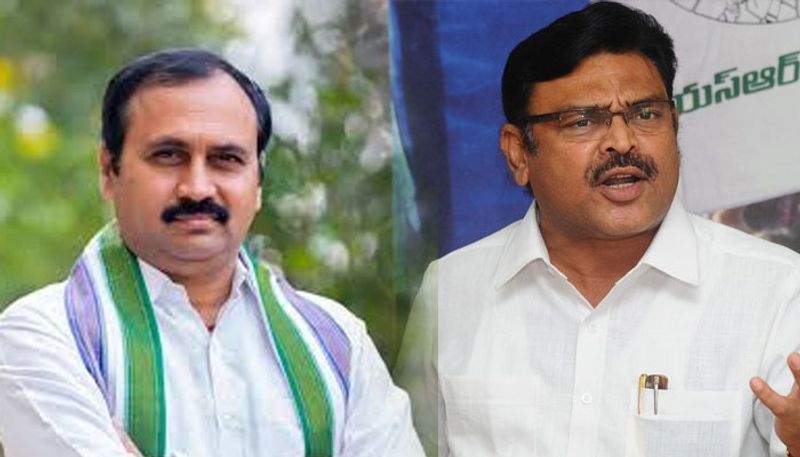 గుంటూరు జిల్లా నుండి ఆళ్ల రామకృష్ణారెడ్డి, సుచరిత, మర్రి రాజశేఖర్ ,అంబటి రాంబాబుల పేర్లు విన్పిస్తున్నాయి. దళిత, మహిళ కోటాలో సుచరితకు కేబినెట్లో చోటు దక్కే అవకాశం ఉందంటున్నారు. అంబటి రాంబాబుకు కాపు సామాజిక వర్గం కోటా కలిసి వచ్చే అవకాశం ఉందంటున్నారు.అయితే అంబటి రాంబాబు పేరును స్పీకర్ పదవి కోసం పరిశీలిస్తున్నట్టుగా ప్రచారం సాగుతోంది.