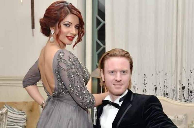 Shama Sikander married Alexx O’Neil, a famous American television actor and a musician based in India. The American had divorced TV actress Sweta Keswani.