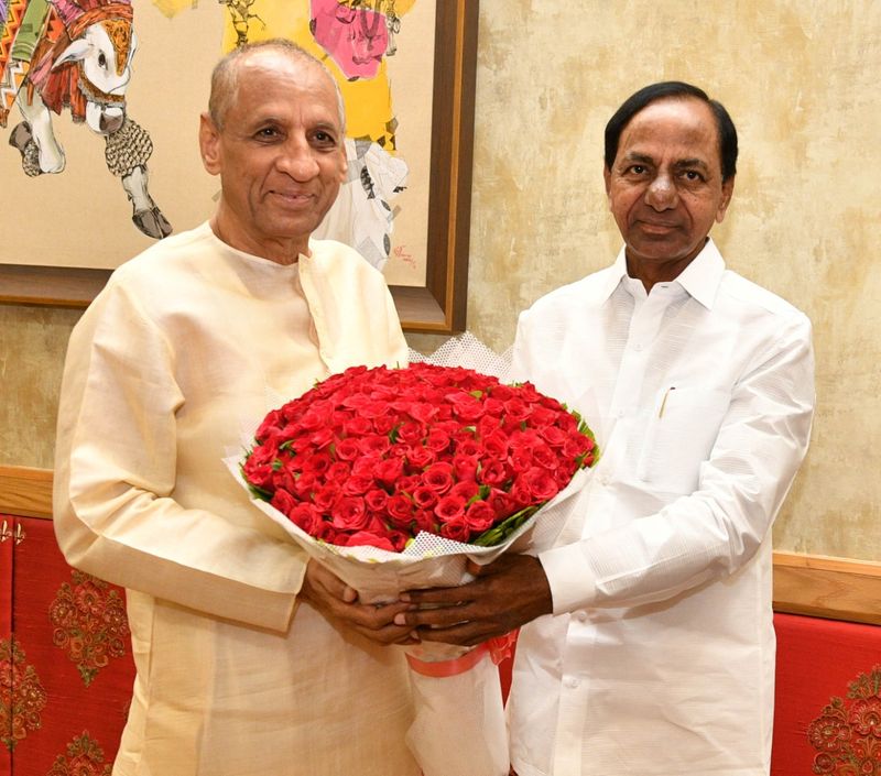 రాజ్ భవన్ ఇప్తార్ విందు కార్యక్రమంలో కేసిఆర్,జగన్