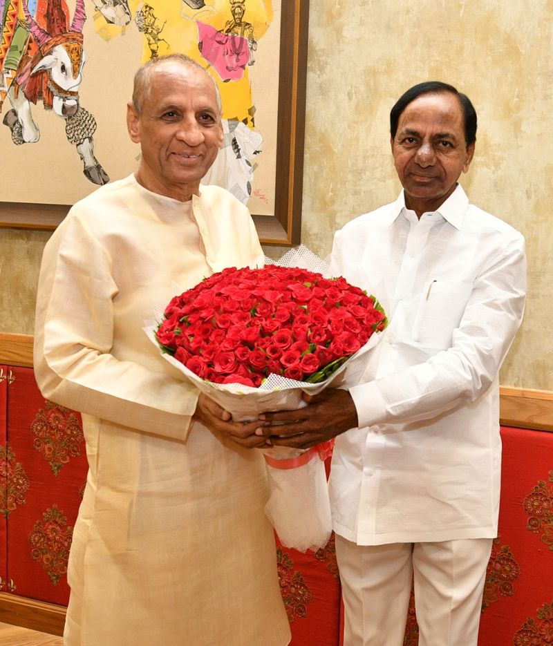 రాజ్ భవన్ ఇప్తార్ విందు కార్యక్రమంలో కేసిఆర్,జగన్