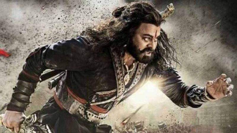 సైరా నరసింహారెడ్డి : స్వాతంత్ర సమర నేపథ్యంలో తెరకెక్కుతున్న ఈ చిత్రంలో చిరంజీవి ఉయ్యాలవాడ నరసింహారెడ్డి పాత్రలో నటిస్తున్నాడు. సురేందర్ రెడ్డి దర్శకత్వం వహిస్తున్న ఈ చారిత్రాత్మక చిత్రం కోసం ఫ్యాన్స్ ఆసక్తిగా ఎదురుచూస్తున్నారు.