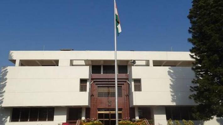 pakistani security officials harass guests in indian iftar party pakistani security officials harass guests in indian iftar party