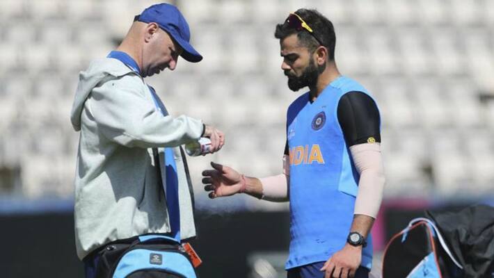 Virat Kohli In Injury Scare Ahead Of India's World Cup Opener Against South Africa Virat Kohli In Injury Scare Ahead Of India's World Cup Opener Against South Africa