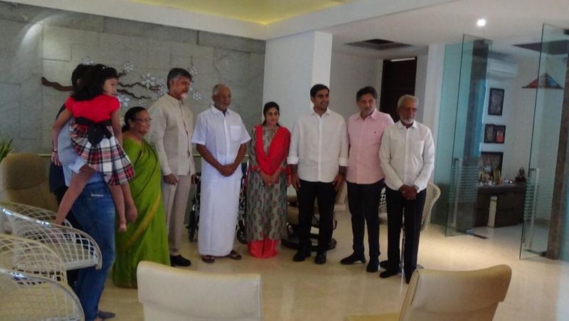 మురళీ మోహన్ ను పరామర్శించిన చంద్రబాబు
