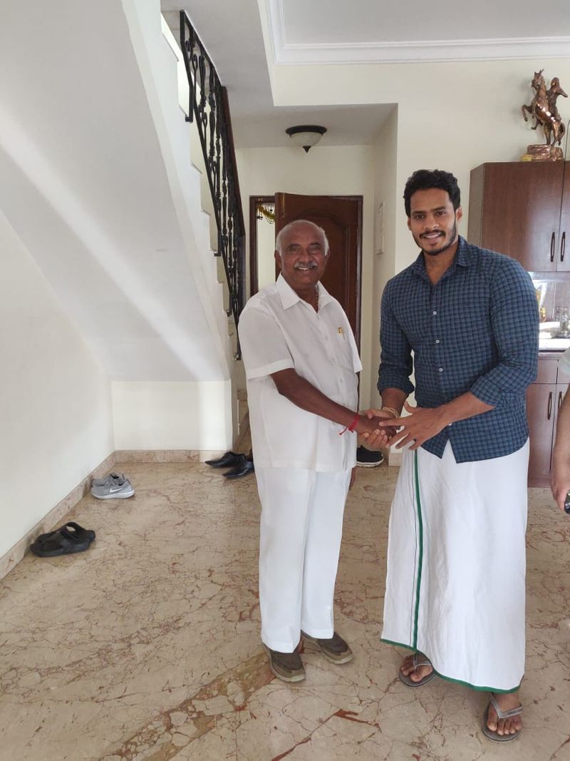 Nikhi Kumaraswamy meets JD(S) state president H Vishwanath at Bengaluru residence