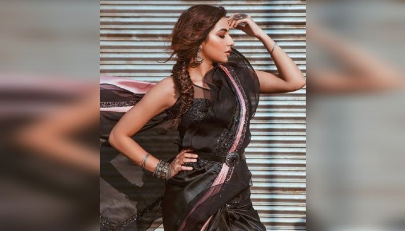 in this puja follow subhashree ganguly style statement bjc